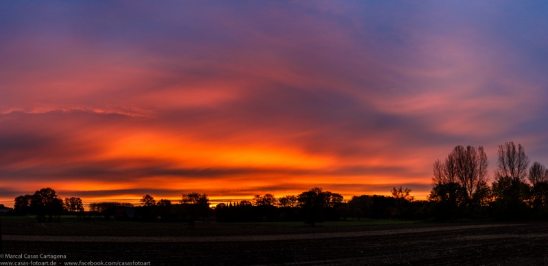 Datei:12112013 Sunrise 09 Panorama-edited.jpg