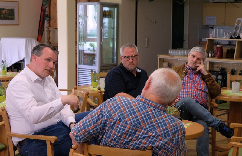 Datei:Bürgermeister vor Ort AWO.jpg