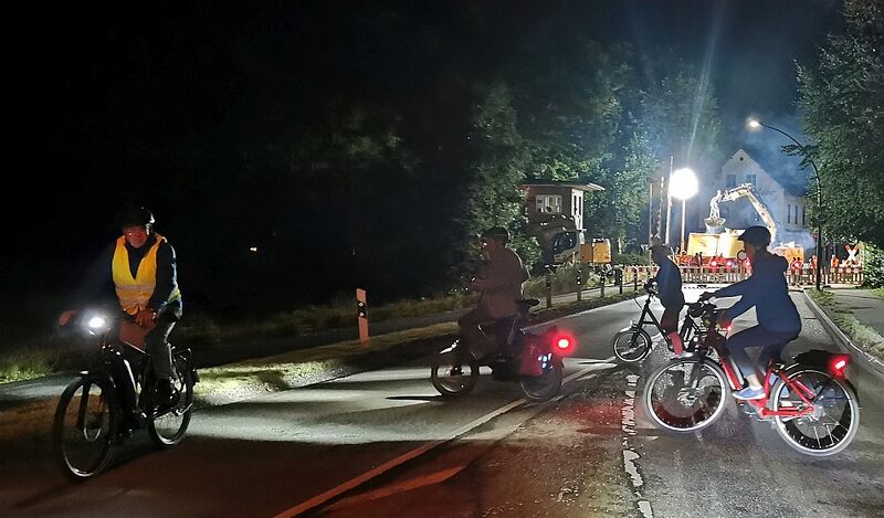 Datei:Bahnübergang B58 Sperrung.jpg