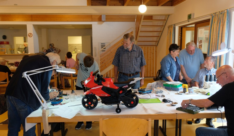 Datei:Repair Cafe 2024 August.jpg