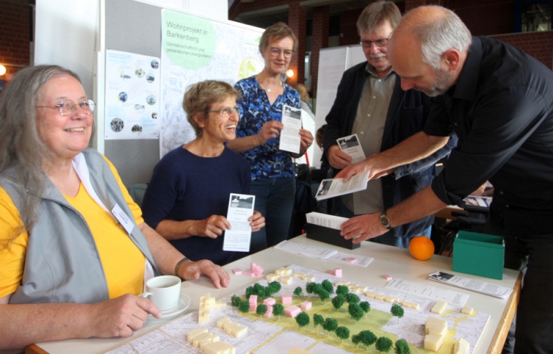 Datei:Seniorenmesse Bauprojekt Dimker Wiese.jpg