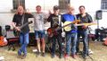 Die ganze Manschaft: "Blue Bench"