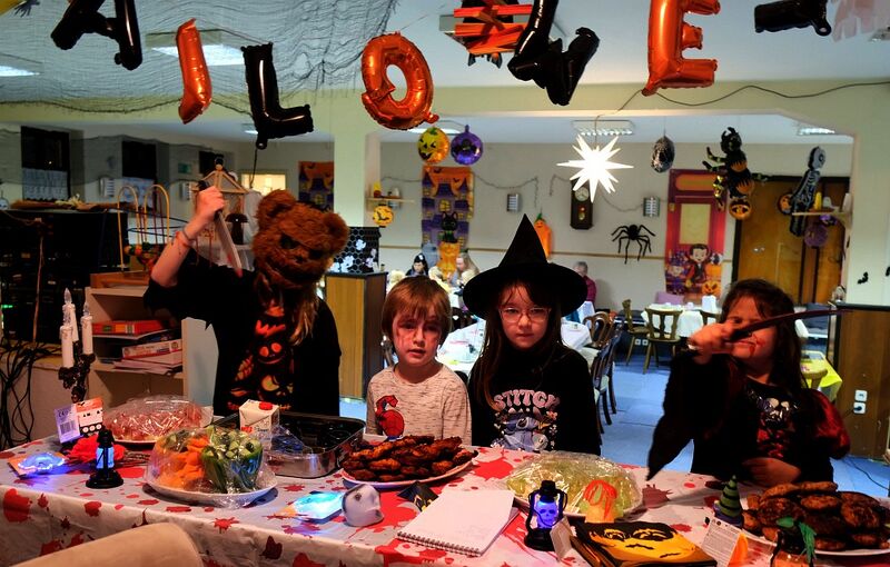 Datei:Halloween Scheunenkaffee.jpg