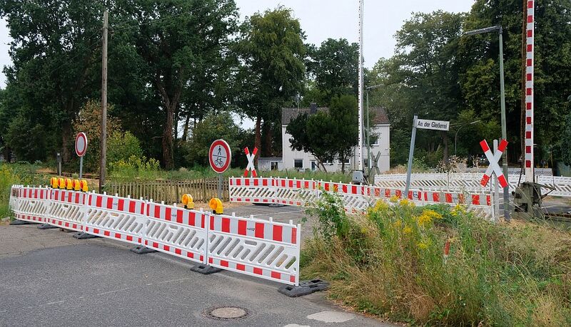 Datei:Bahnübergang Köhler Straße Umbau.jpg