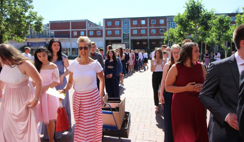 Datei:GSW Abschluss 19 10er Marktplatz.jpg