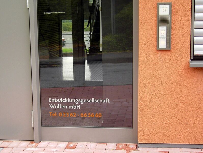 Datei:EW Tür 2007.jpg