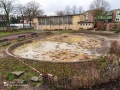 Das Material stammt vom Aushub auf dem Schulhof, an der Stelle, wo einst der Bungalow stand. Dort soll ein Volleyball-Spielfeld entstehen. Foto 13.01.2021 Kna.