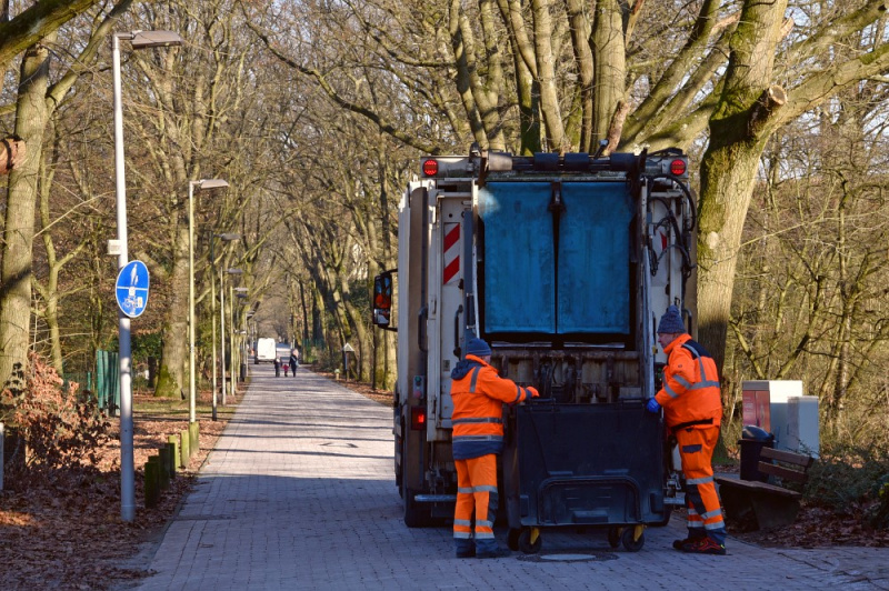 Datei:BMK Müllfahrzeug 6543 a.jpg