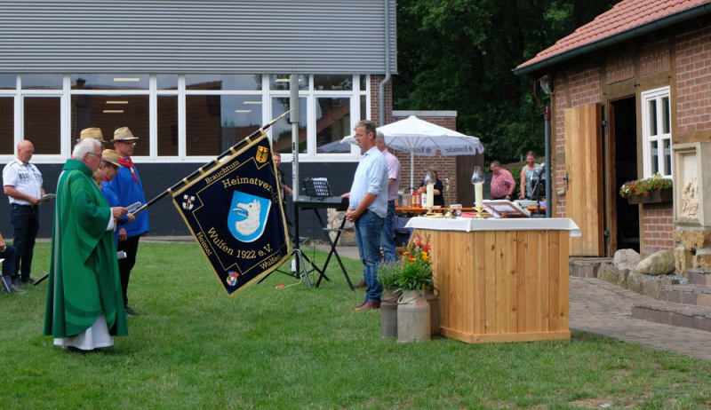 Datei:Messe am Heimathaus 23.jpg