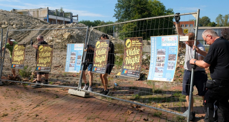 Datei:KS24 Zaun verrücken.jpg